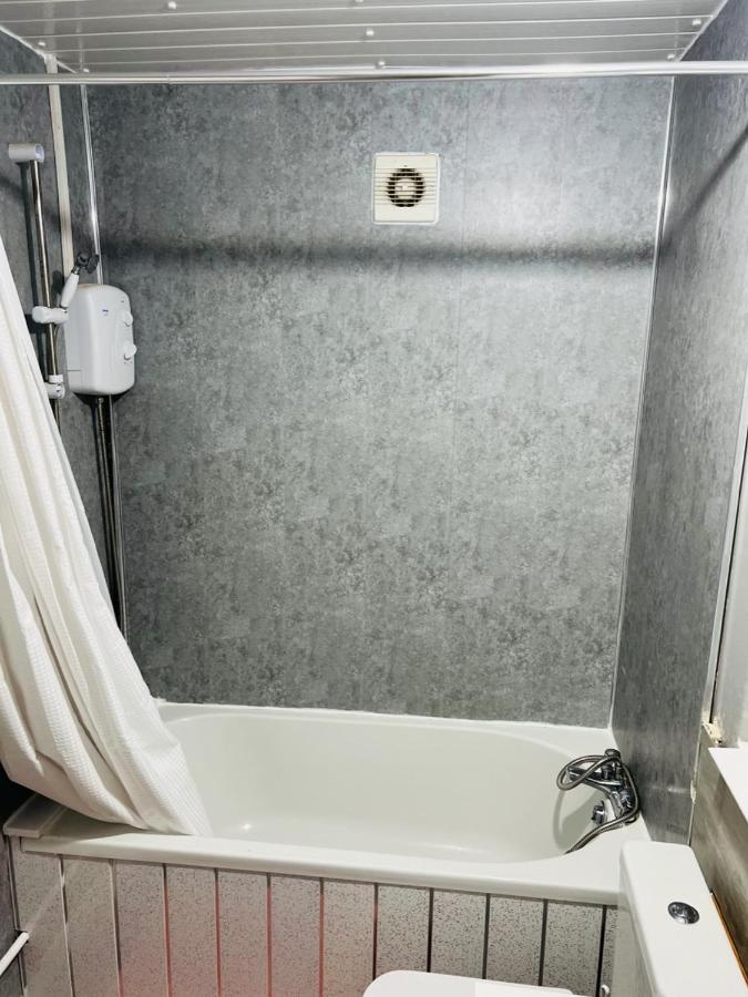 Cozycomfy Apartment เลสเตอร์ ภายนอก รูปภาพ